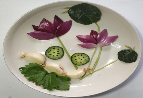 出淤泥而不染，濯清涟而不妖